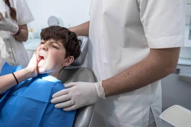 Best Emergency Tooth Extraction in Rocky Top, TN